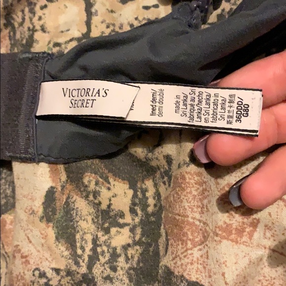 Victoria secret dark grey , 36DDD - Picture 6 of 6